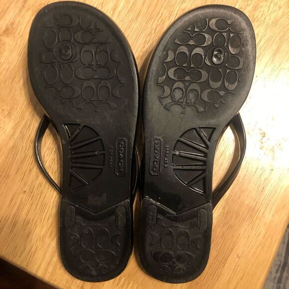 Coach Landon jelly  black flip flop thong sandals with gold bow, size 6 - Picture 8 of 9